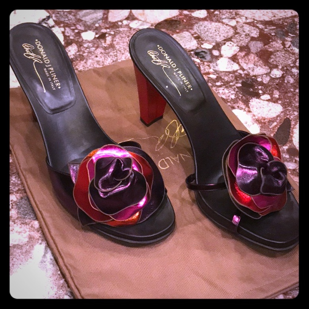 Donald J Pliner Metallic Flower Mules
